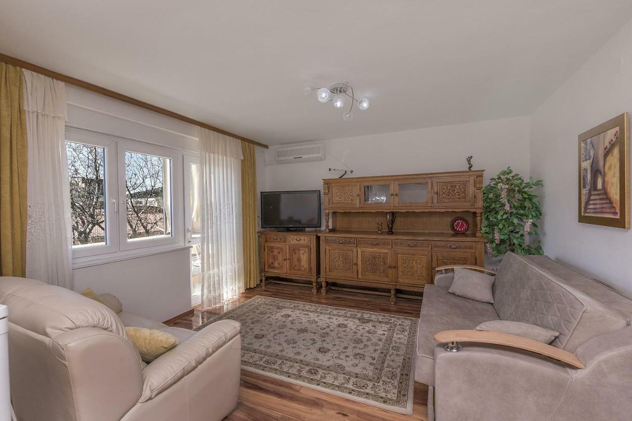 Apartment Nansy 오미스 객실 사진
