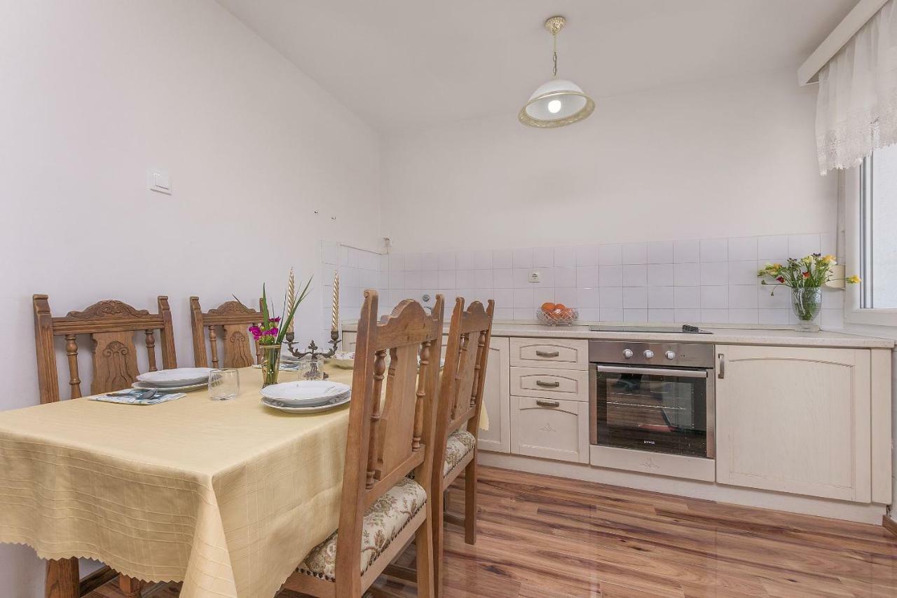 Apartment Nansy 오미스 외부 사진