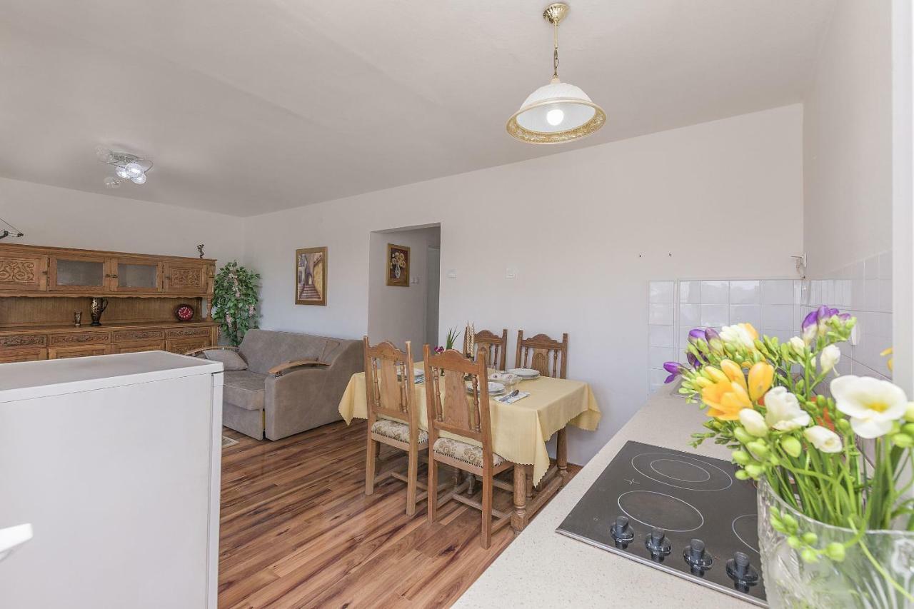 Apartment Nansy 오미스 객실 사진