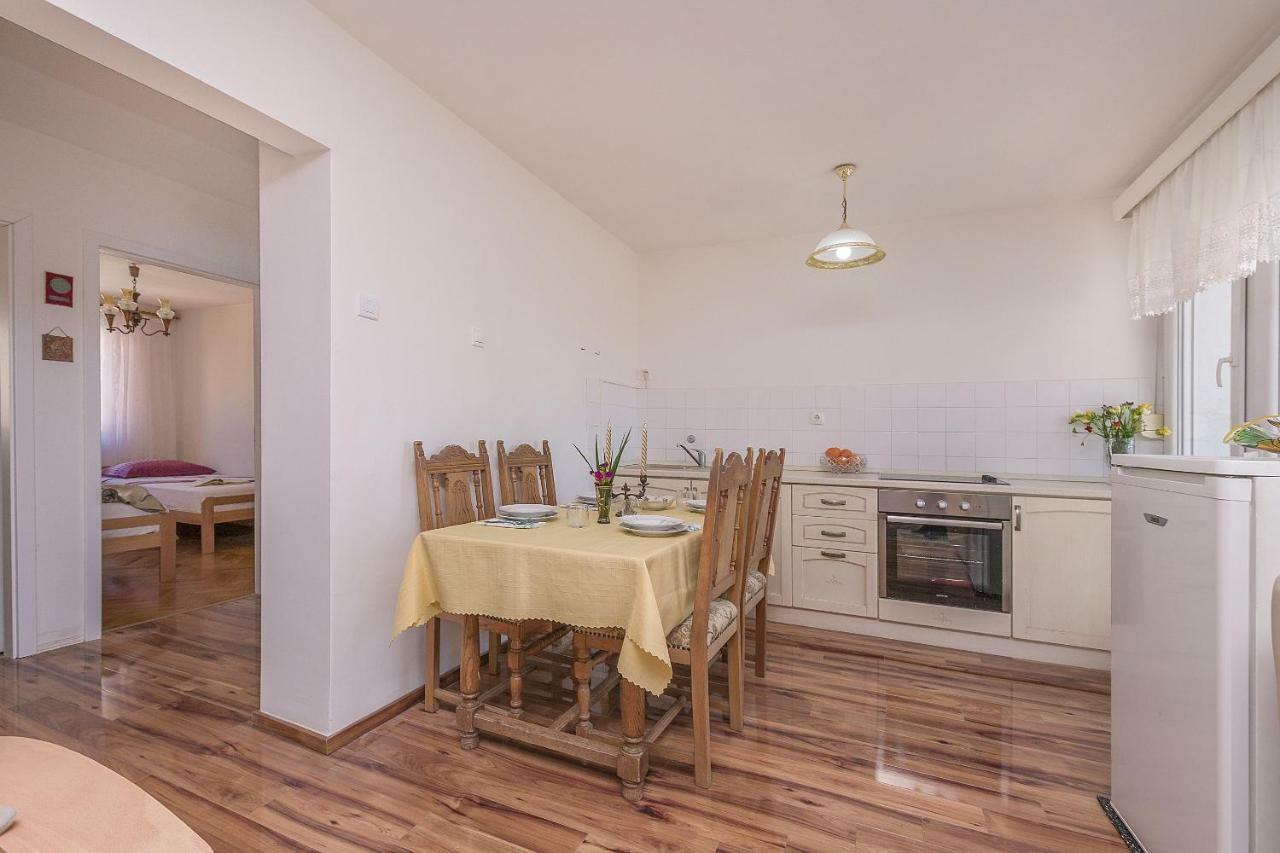 Apartment Nansy 오미스 객실 사진